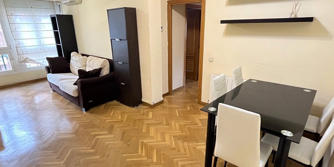 Piso en venta en  calle de Valle Inclán, Latina, Madrid  1/1