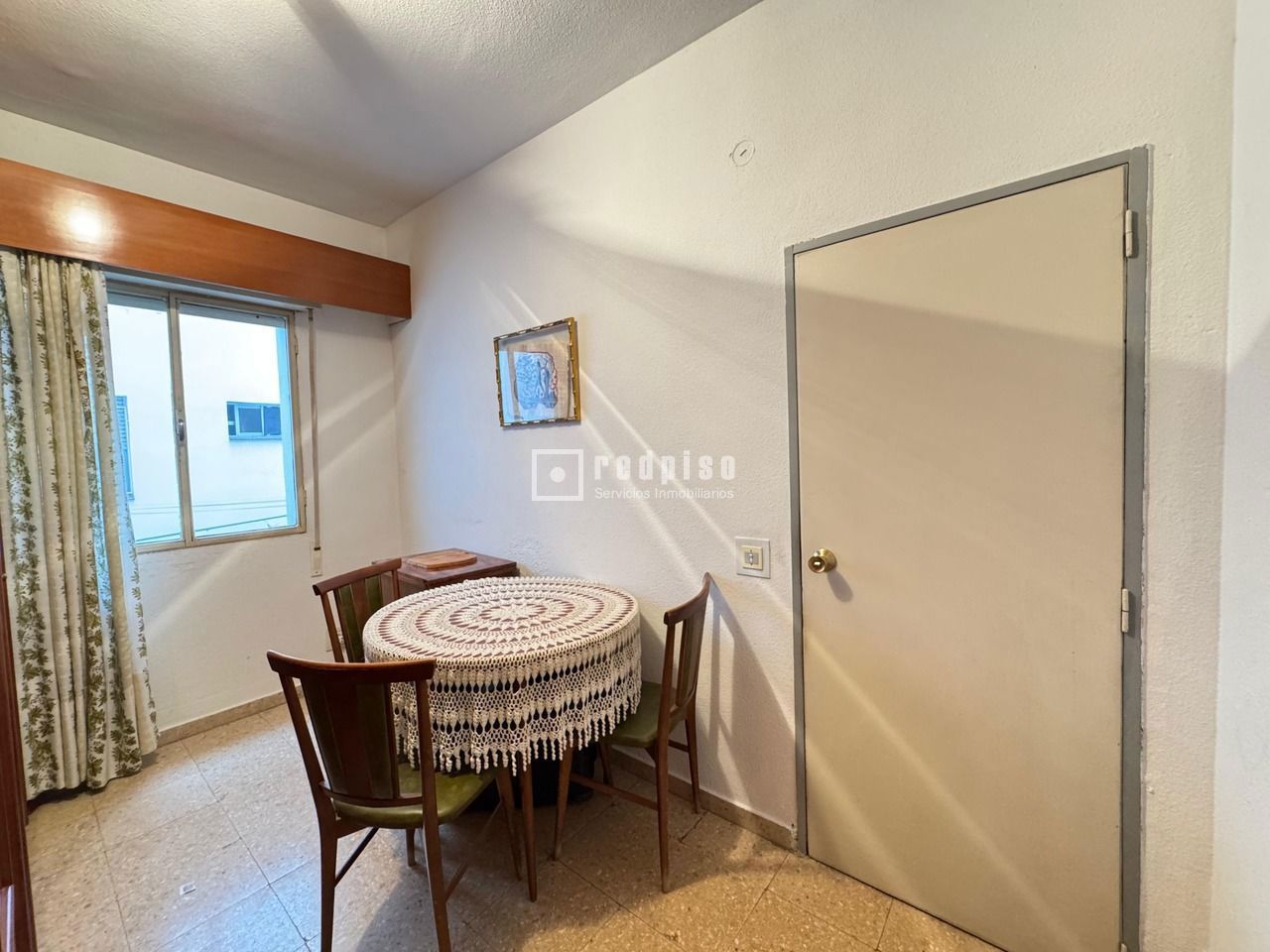 Piso en venta en calle De Ocaña, Latina, Madrid 9/27