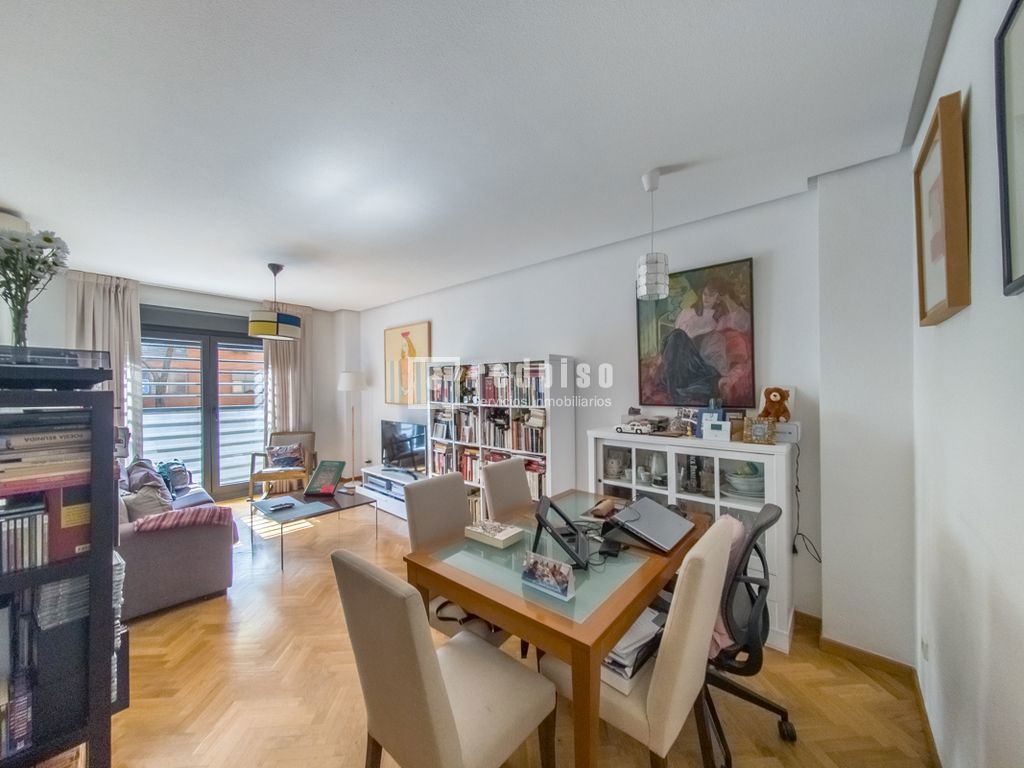 Piso en venta en  calle de la Ladera de los Almendros, Vicálvaro, Madrid  1/1