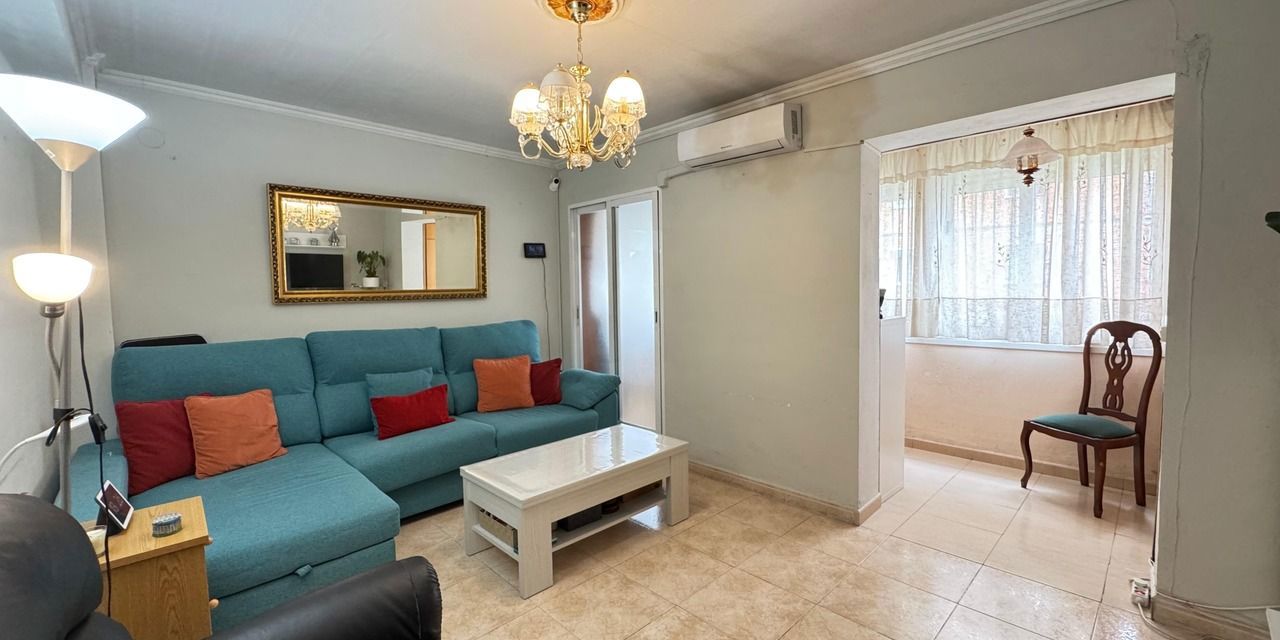 Piso en venta en  calle de Valmojado, Latina, Madrid  1/1