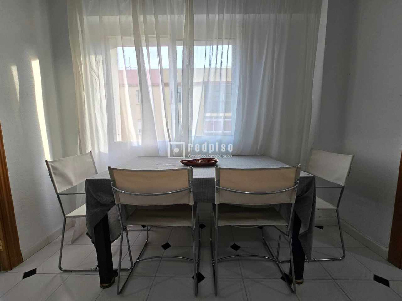 Piso en alquiler en  Rascanya, Valencia  12/26