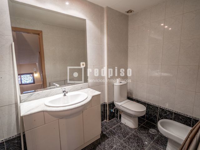 Casa en venta en calle Del Río Henares, Arroyomolinos, Madrid 33/52