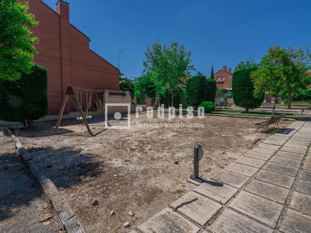 Casa en venta en calle Del Río Henares, Arroyomolinos, Madrid 51/52