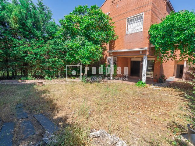 Casa en venta en calle Del Río Henares, Arroyomolinos, Madrid 9/52