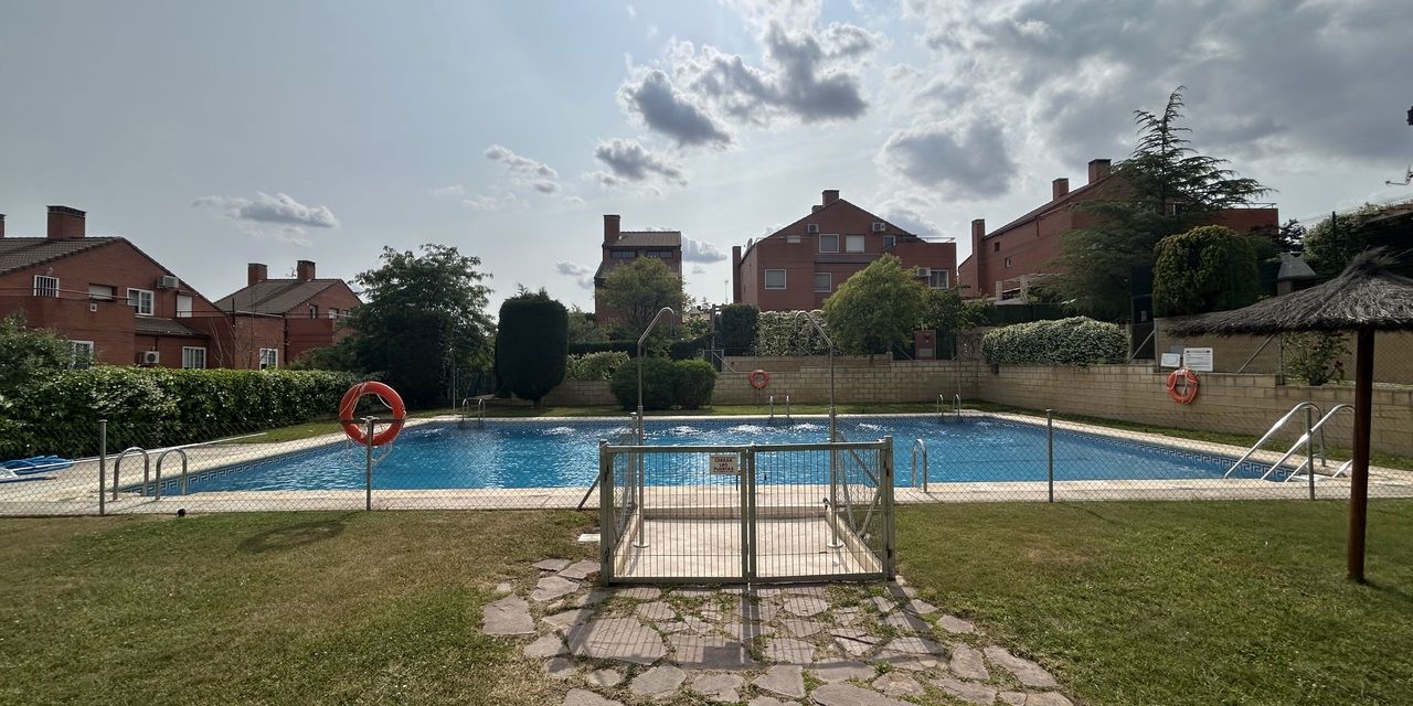 Casa en venta en  calle del Río Henares, Arroyomolinos, Madrid  1/1