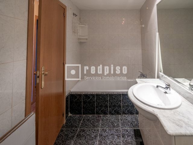 Casa en venta en calle Del Río Henares, Arroyomolinos, Madrid 34/52