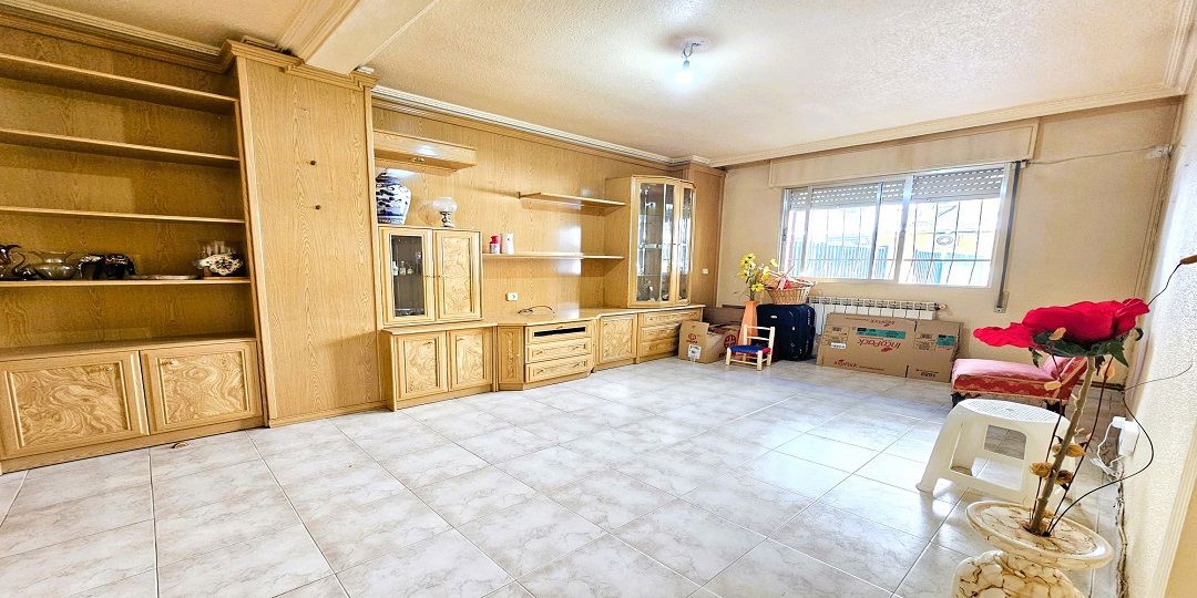 Piso en venta en  Parla, Madrid  1/1