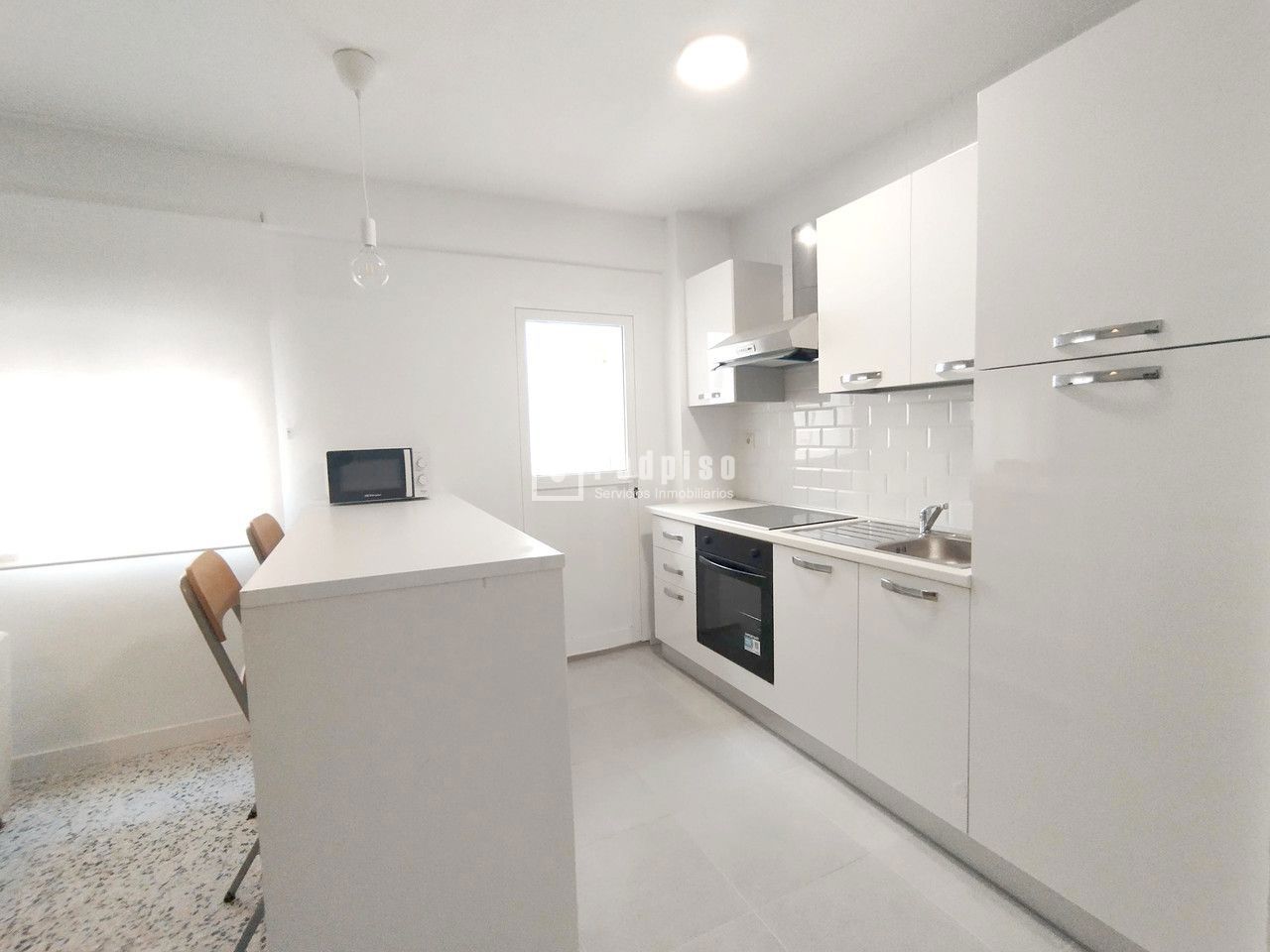 Piso en alquiler en  calle del Fray Tomás de Berlanga, Sevilla  10/20