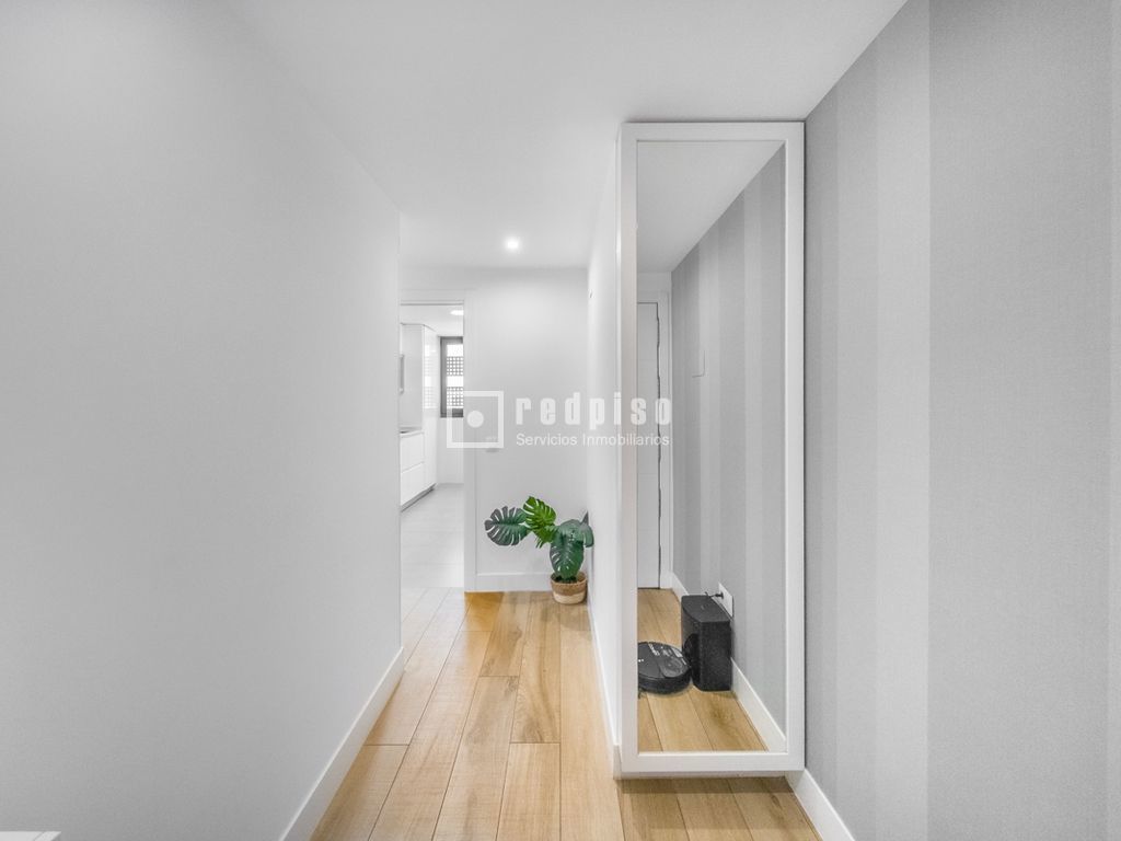 Piso en venta en  calle de José Escobar y Saliente, Vicálvaro, Madrid  1/1