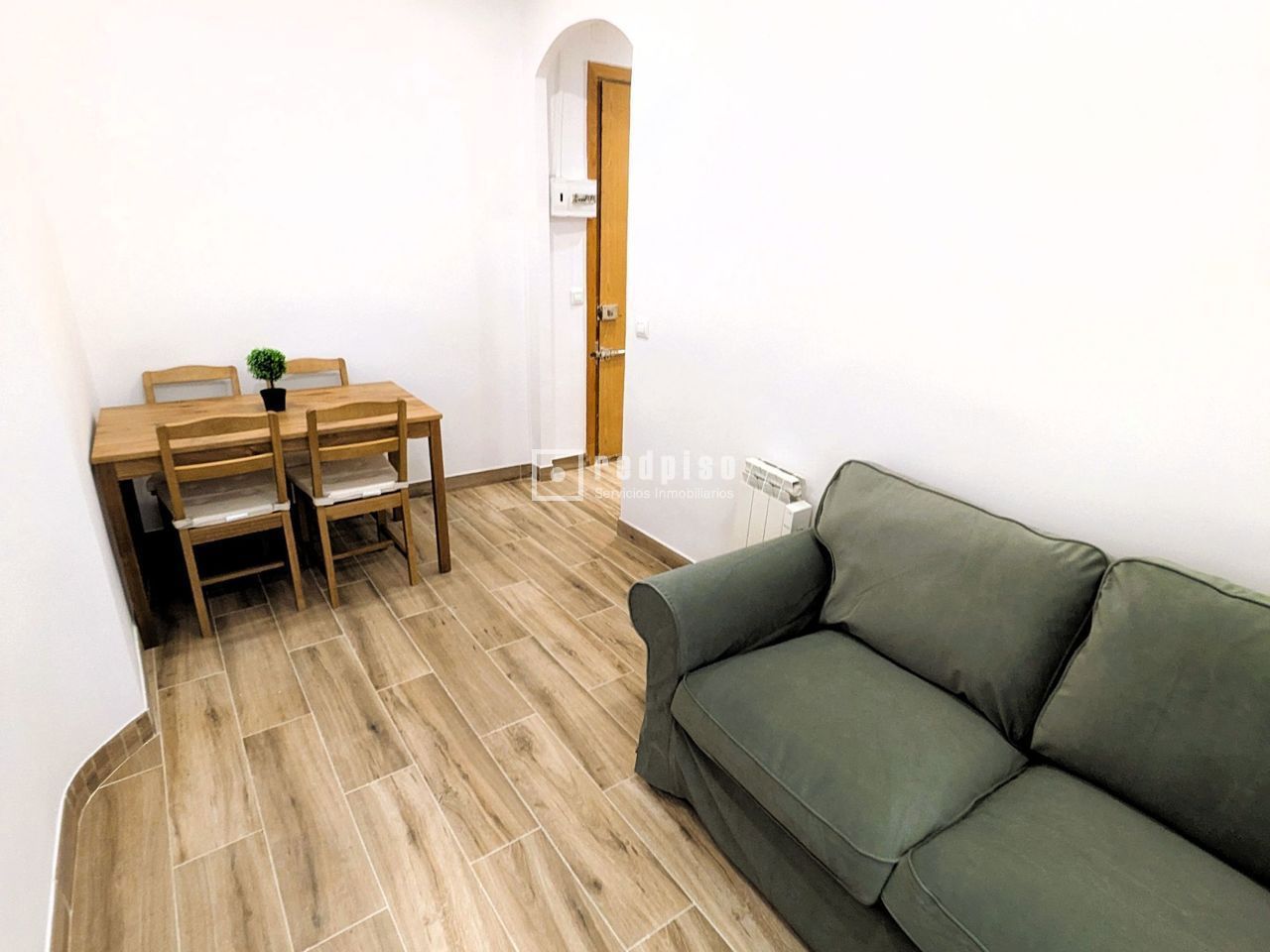 Piso en alquiler en  calle de Raimundo Fernández Villaverde, Chamberí, Madrid  1/1