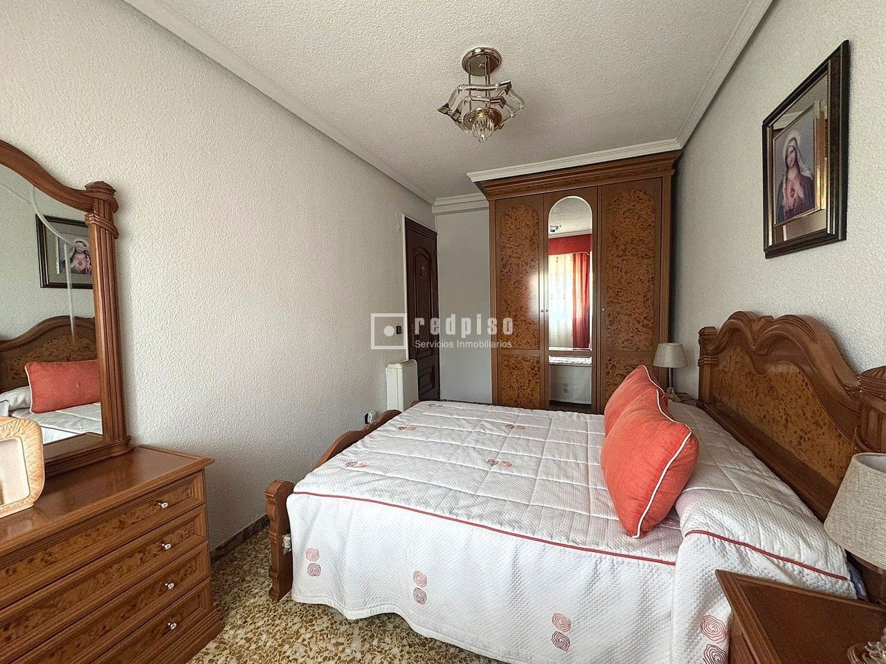 Piso en venta en  calle de Antonio Machado, Coslada, Madrid  11/17