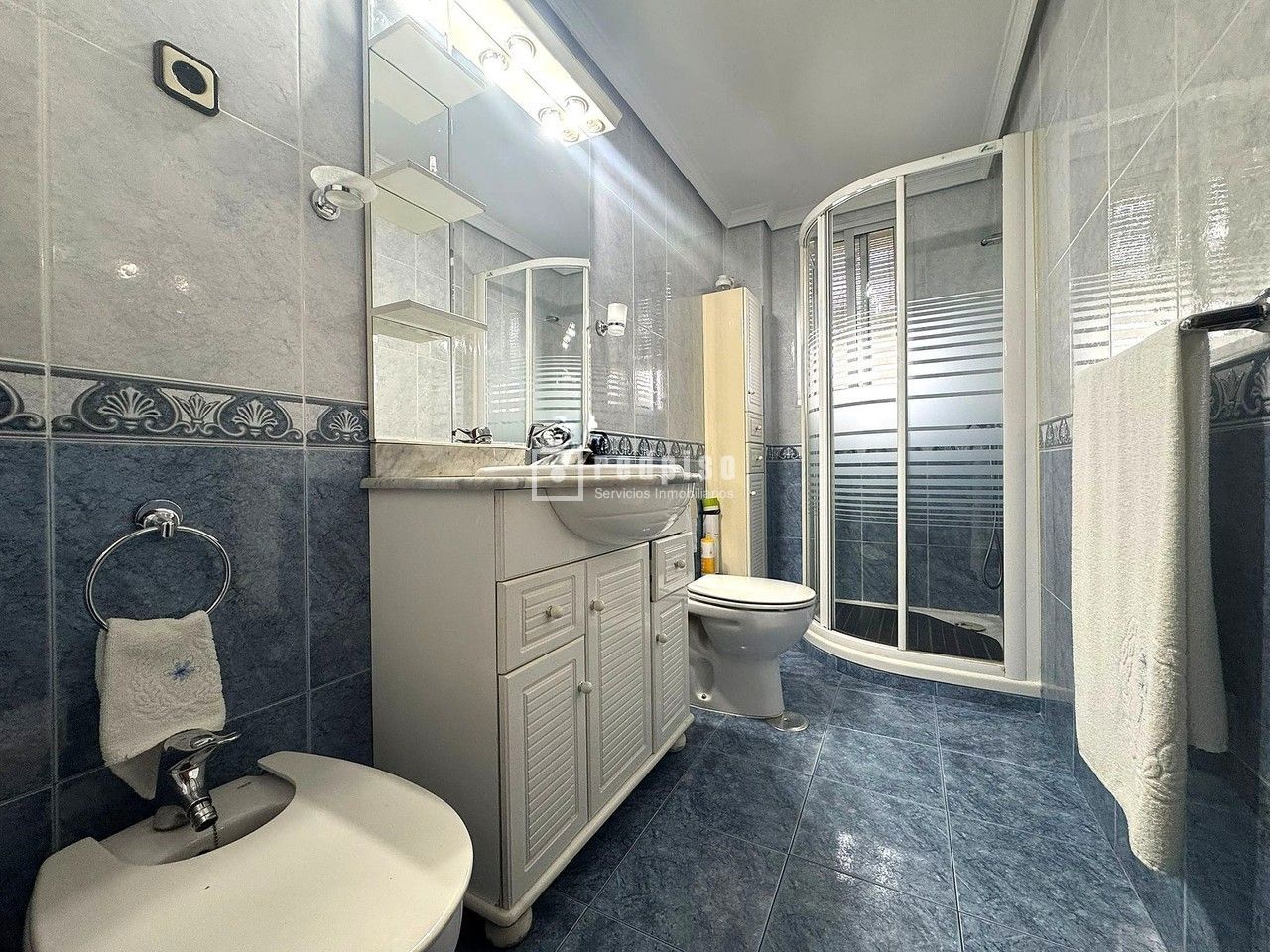 Piso en venta en  calle de Antonio Machado, Coslada, Madrid  10/17