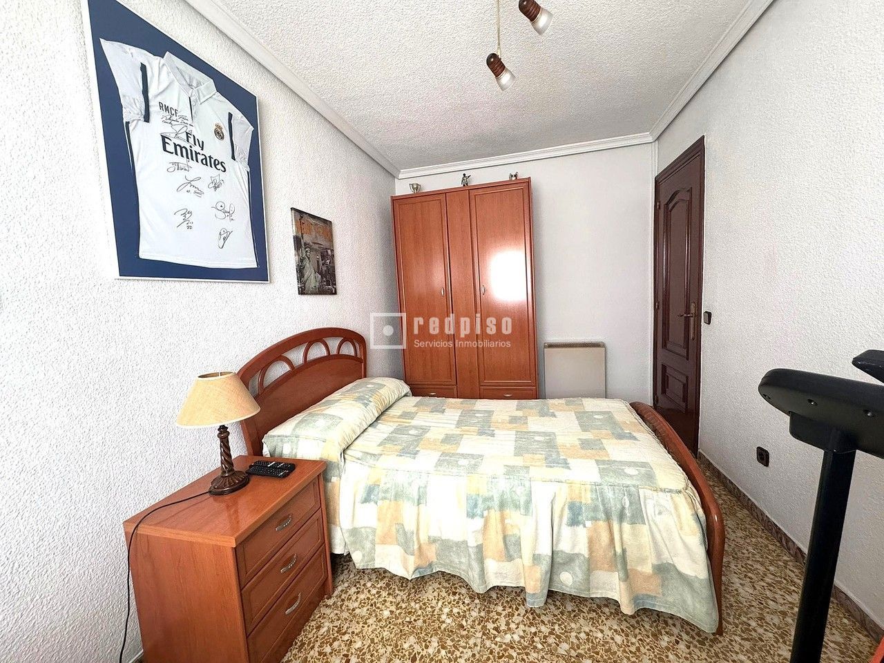 Piso en venta en  calle de Antonio Machado, Coslada, Madrid  8/17