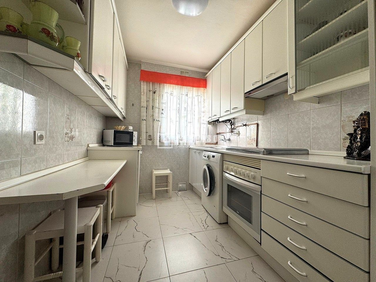 Piso en venta en  calle de Antonio Machado, Coslada, Madrid  5/17