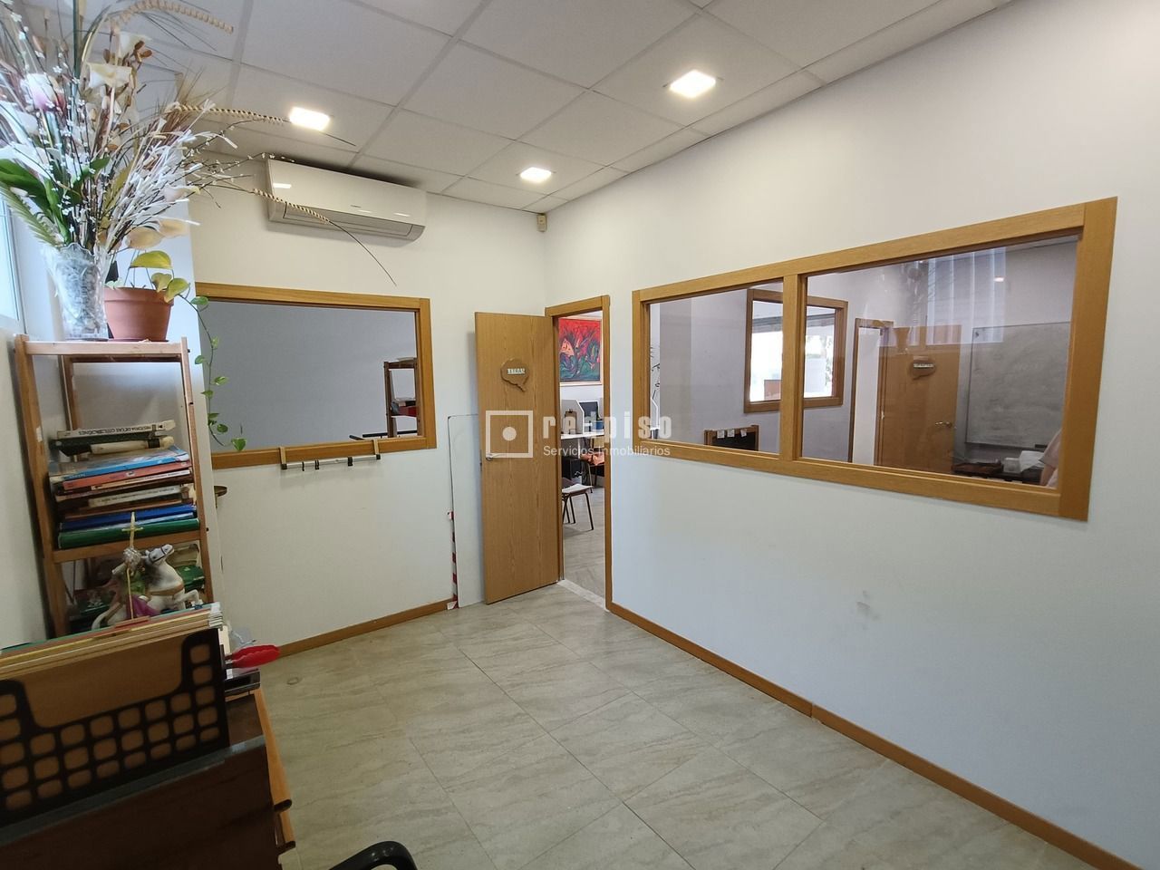 Local en venta en calle De Quero, Latina, Madrid 8/23