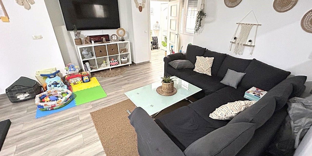 Piso en venta en  Coslada, Madrid  1/16