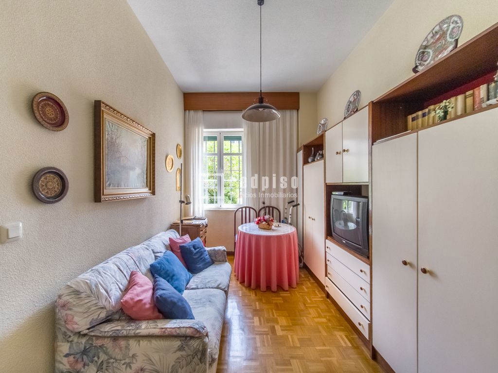 Piso en venta en calle De Antonio Toledano, Madrid, Madrid 20/25