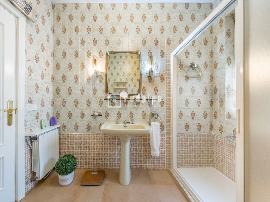 Piso en venta en calle De Antonio Toledano, Madrid, Madrid 18/25