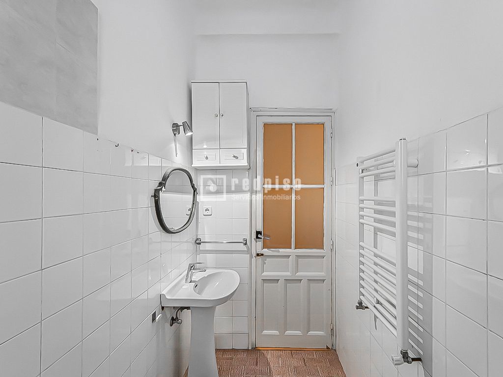 Piso en alquiler en calle De Bretón De Los Herreros, Chamberí, Madrid 10/29