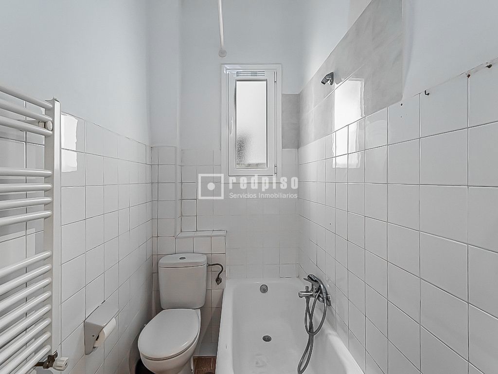 Piso en alquiler en calle De Bretón De Los Herreros, Chamberí, Madrid 9/29