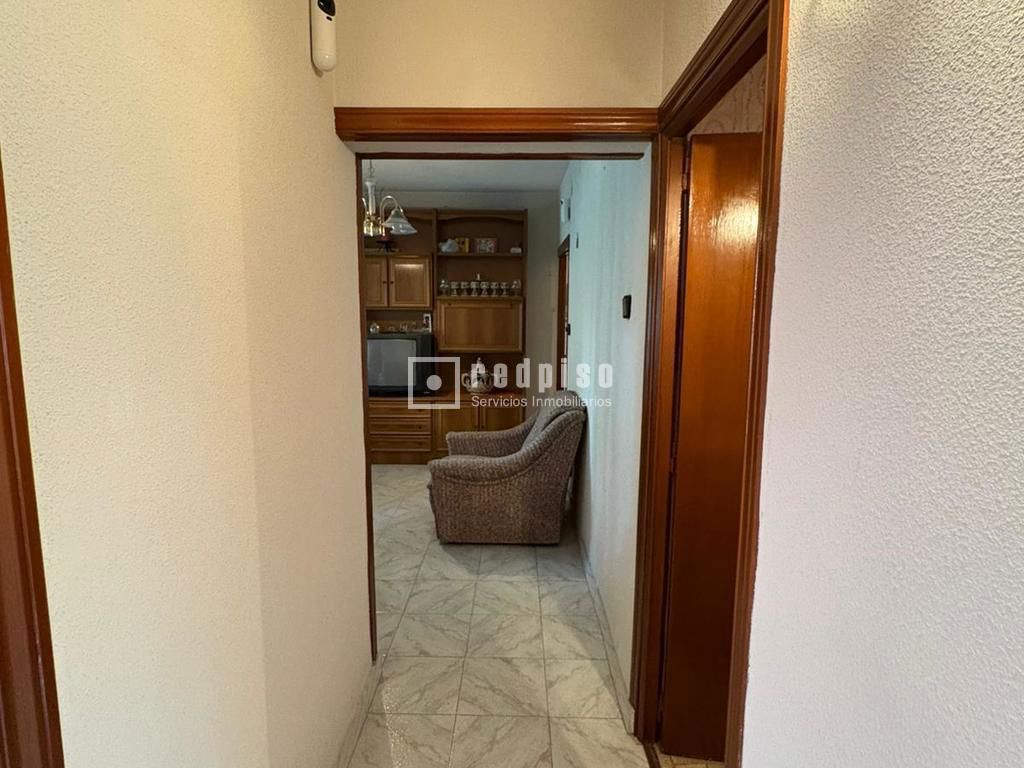 Piso en venta en calle De Burjasot, Villaverde, Madrid 12/19