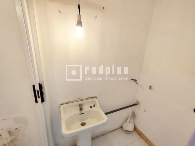 Local en alquiler en  calle de Alonso Núñez de Reinoso, Guadalajara  9/11