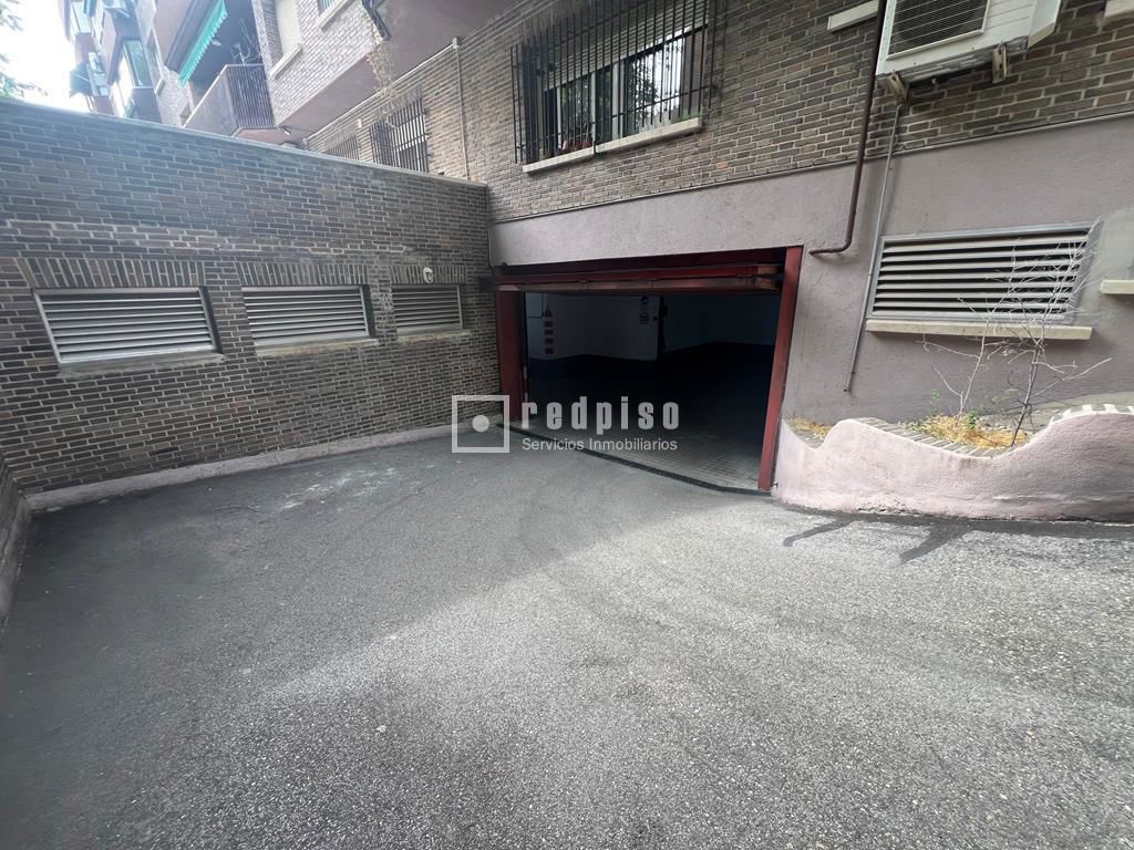 Garaje en venta en calle De Torpedero Tucumán, Chamartín, Madrid 7/8