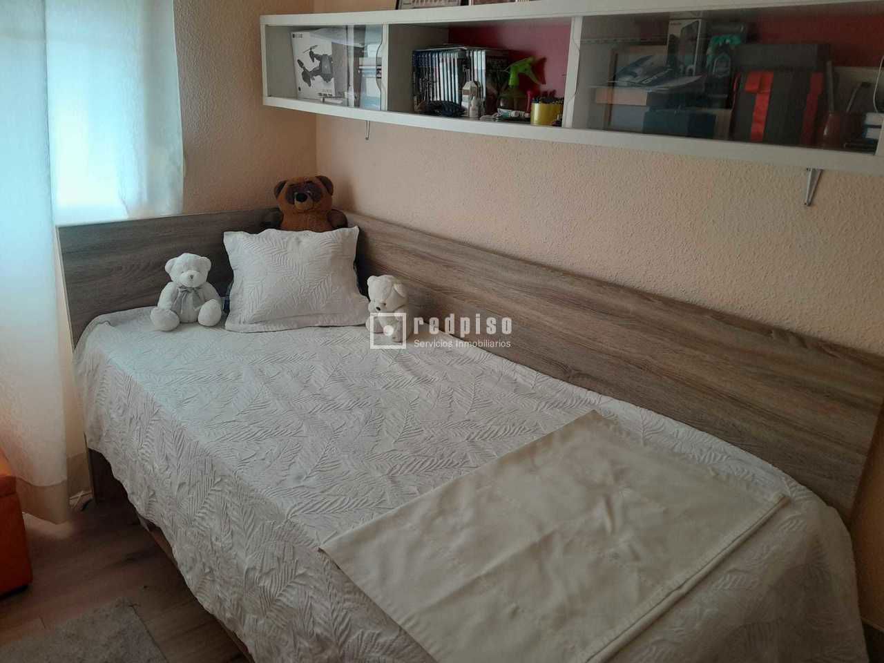 Piso en venta en calle De Benimamet, Madrid, Madrid 12/16