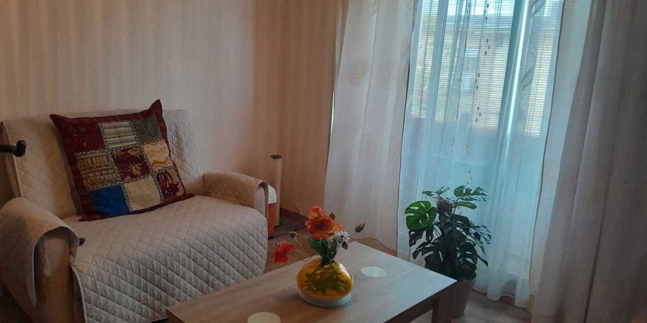 Piso en venta en  calle de Benimamet, Madrid  1/1