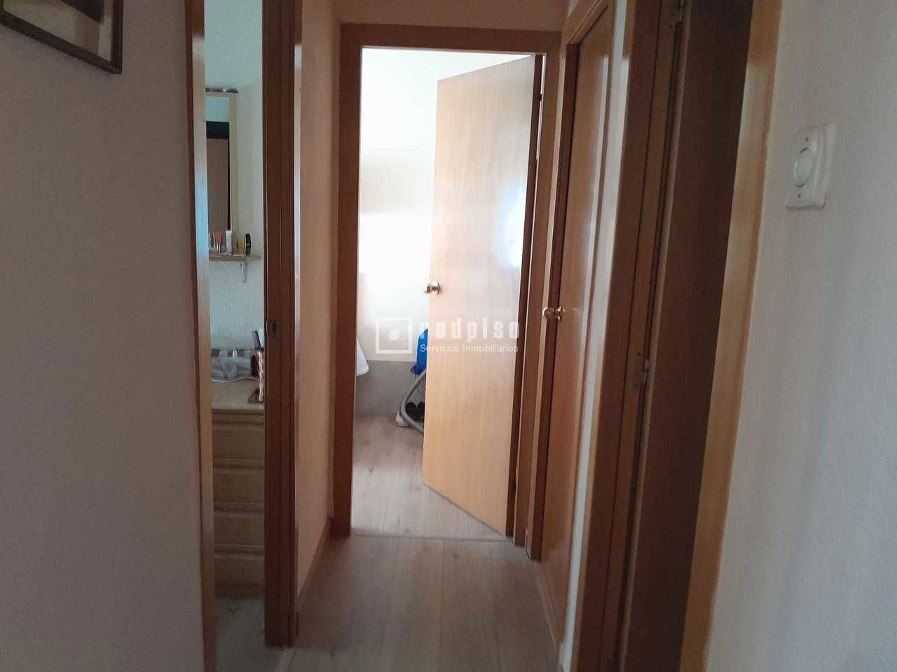 Piso en venta en calle De Benimamet, Madrid, Madrid 8/16