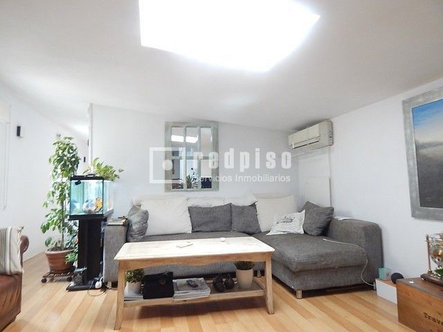Piso en venta en  calle de Apodaca, Chamberí, Madrid  1/1