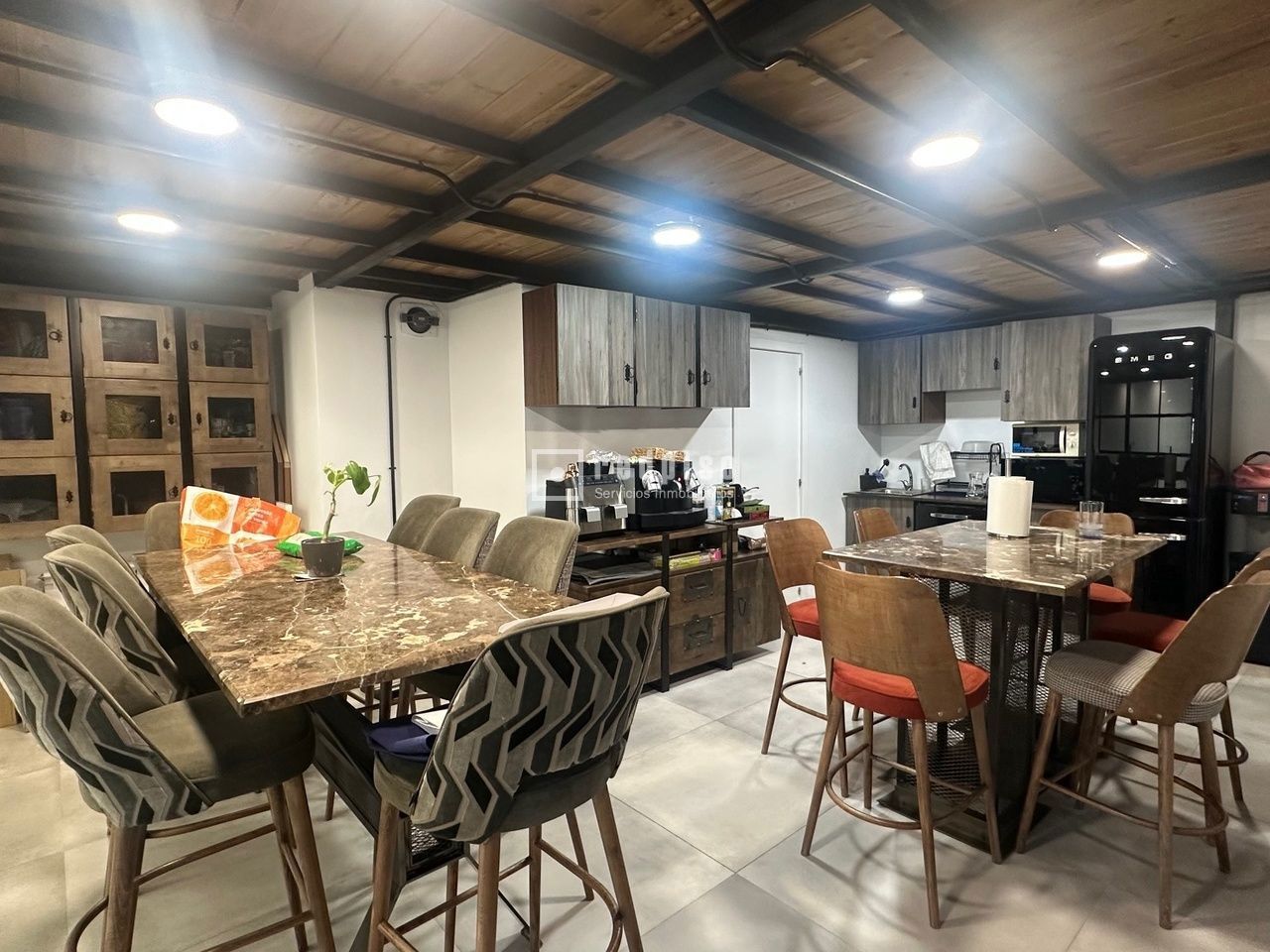 Local en alquiler en  calle de Isabel Colbrand, Madrid  21/21