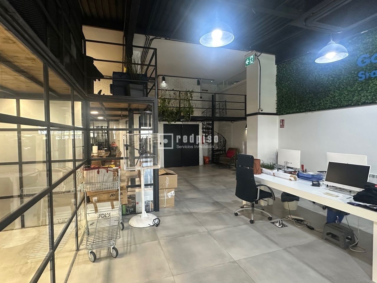 Local en alquiler en  calle de Isabel Colbrand, Madrid  13/21