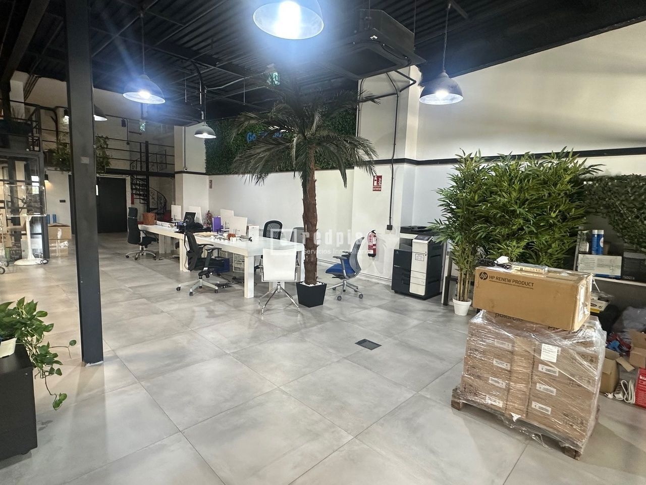 Local en alquiler en  calle de Isabel Colbrand, Madrid  6/21