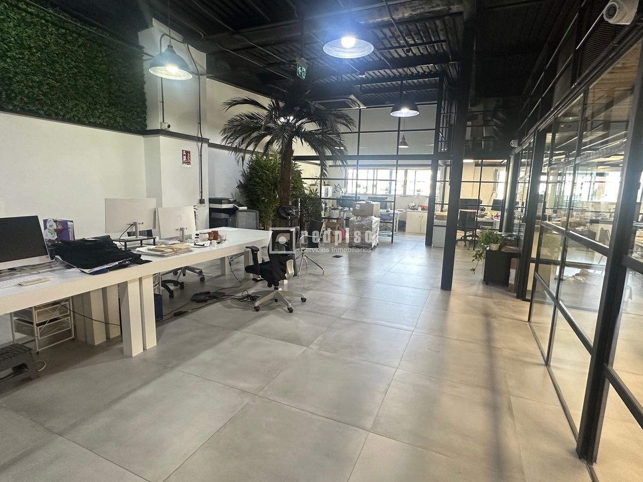 Local en alquiler en  calle de Isabel Colbrand, Madrid  2/21