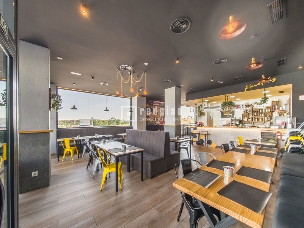 Local en alquiler en  calle del Mayorazgo de Duarte, Coslada, Madrid  4/31