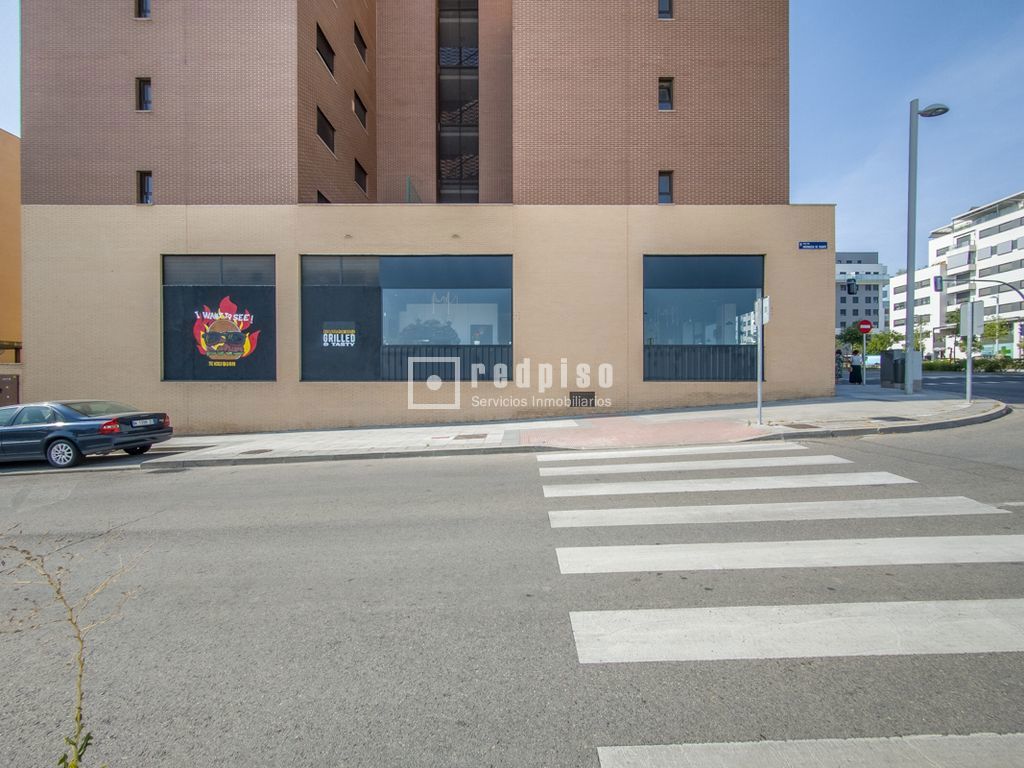 Local en alquiler en  calle del Mayorazgo de Duarte, Coslada, Madrid  28/31