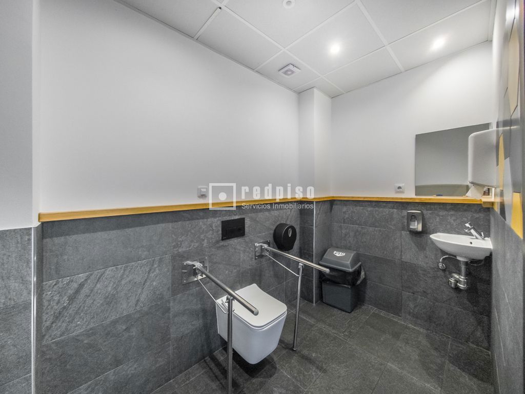 Local en alquiler en  calle del Mayorazgo de Duarte, Coslada, Madrid  18/31