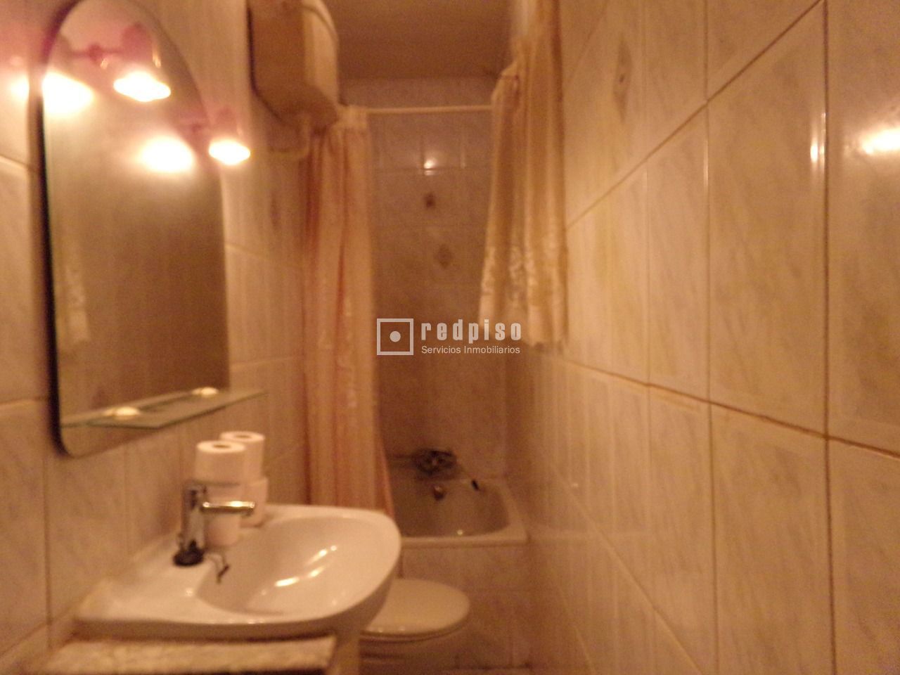 Casa en venta en  calle de la Escuela, Morata de Tajuña, Madrid  18/31