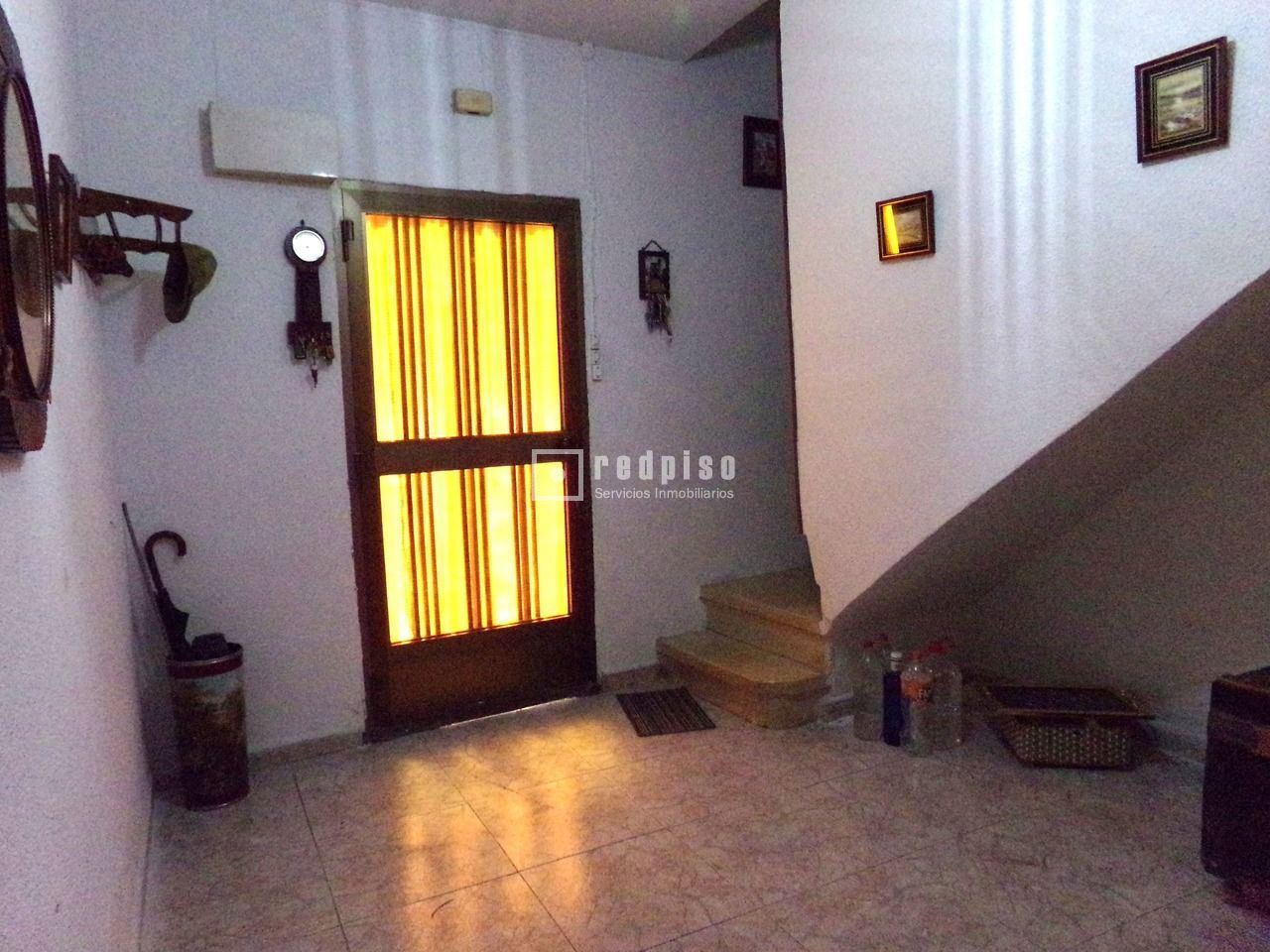 Casa en venta en  calle de la Escuela, Morata de Tajuña, Madrid  8/31