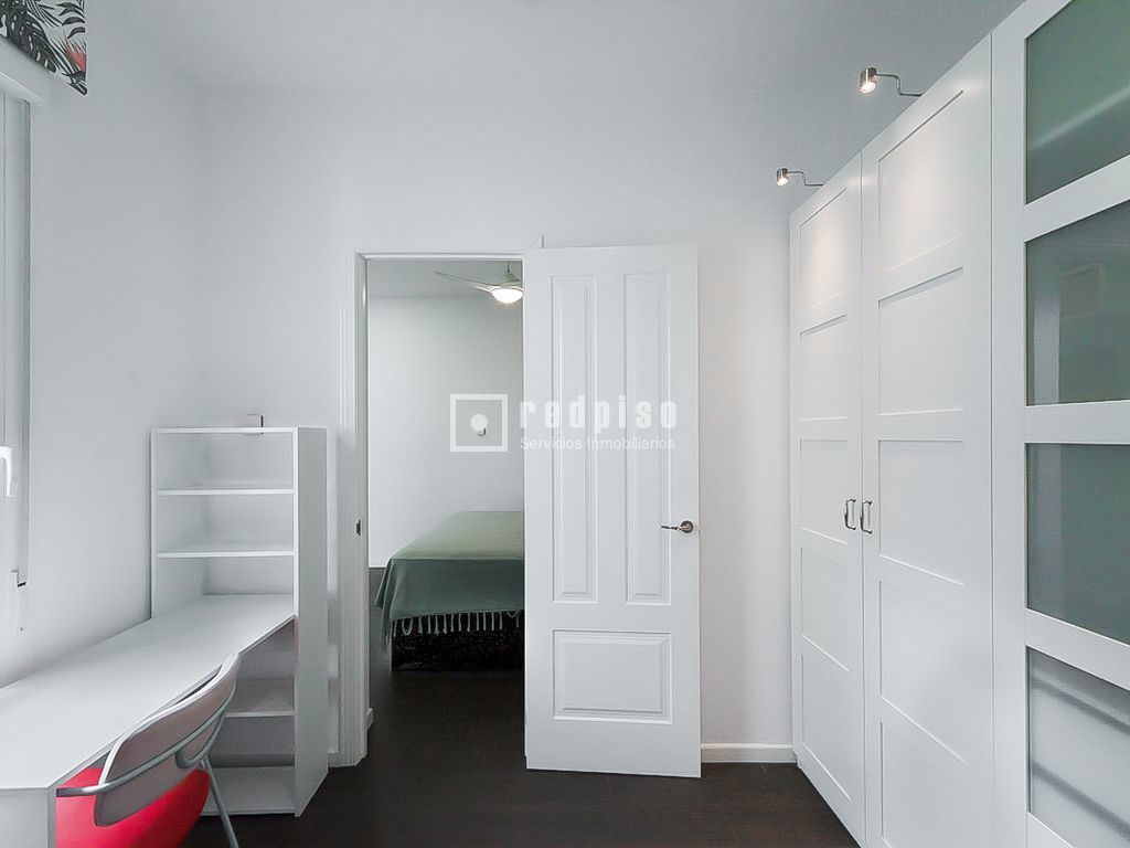 Piso en alquiler en calle De Espronceda, Chamberí, Madrid 30/35