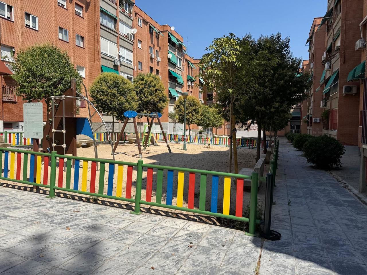 Piso en venta en  avenida de Zarauz, San Fernando de Henares, Madrid  16/18