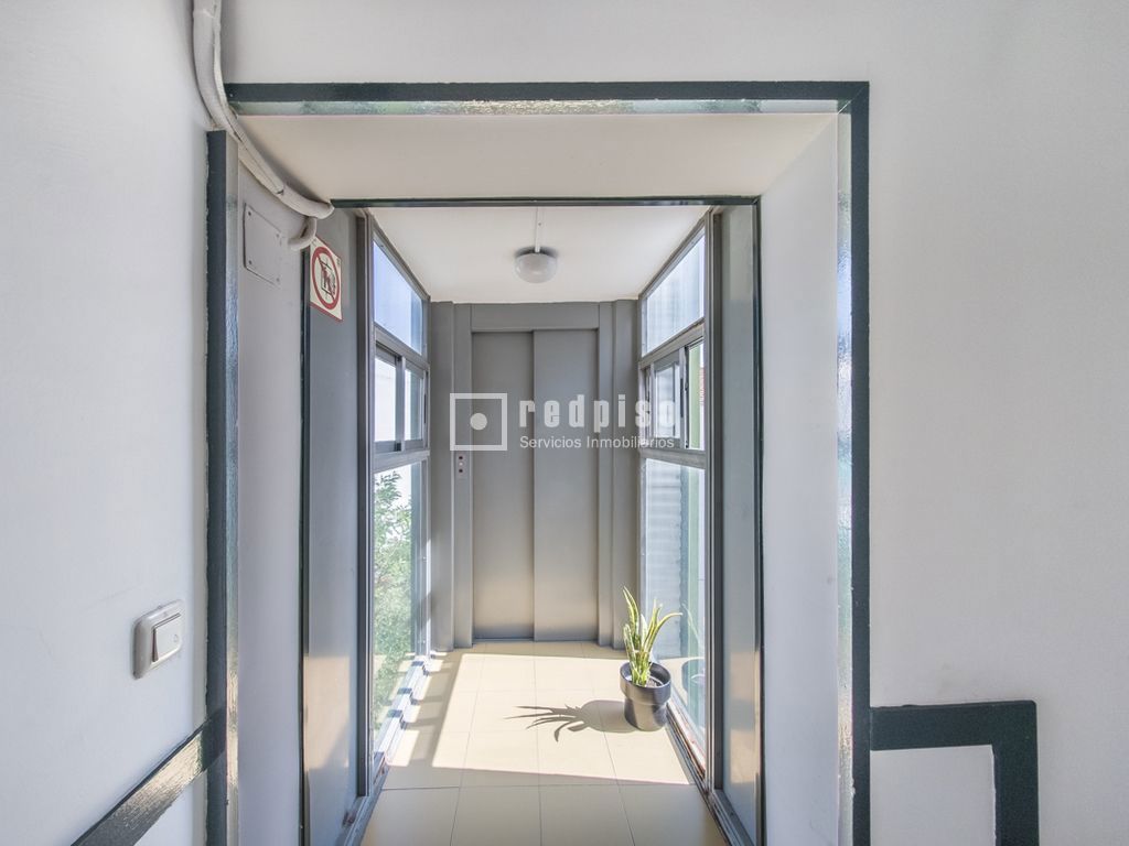 Piso en venta en calle De Antonio Toledano, Madrid, Madrid 21/23