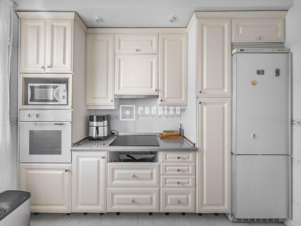 Piso en venta en calle De Antonio Toledano, Madrid, Madrid 8/23