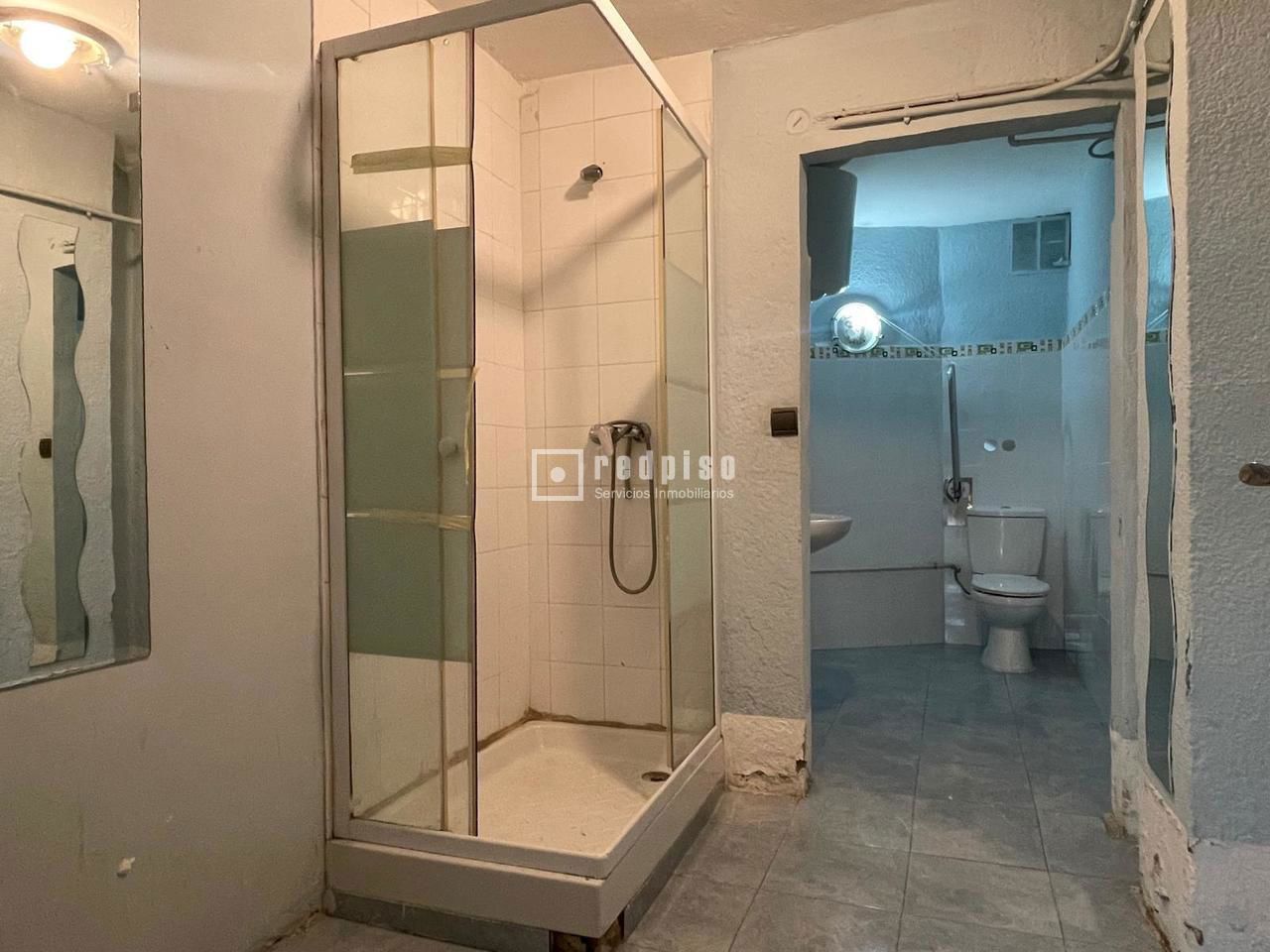 Local en alquiler en  calle de Cristóbal Bordiú, Chamberí, Madrid  11/26