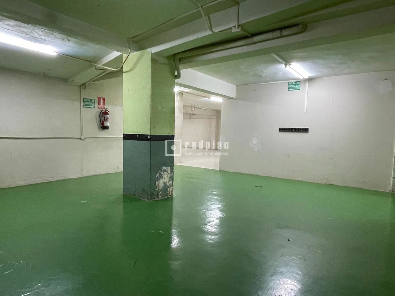 Local en alquiler en  calle de Cristóbal Bordiú, Chamberí, Madrid  24/26