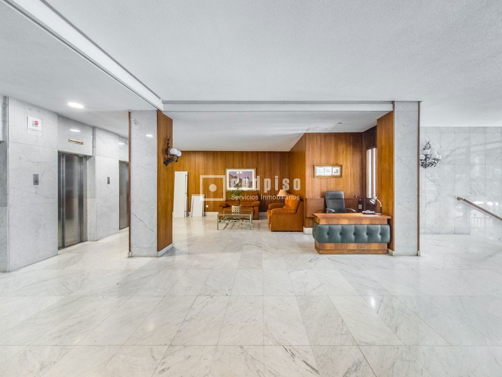 Piso en venta en calle De Antonio Toledano, Madrid, Madrid 2/27