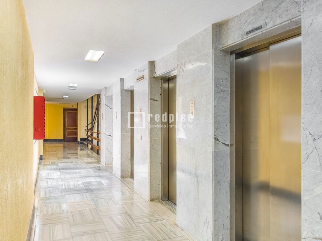 Piso en venta en calle De Antonio Toledano, Madrid, Madrid 25/27