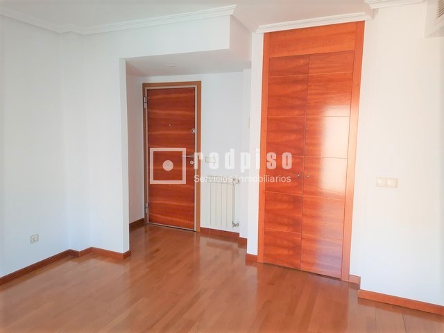 Piso en alquiler en  avenida de Isabel de Valois, Madrid  5/17