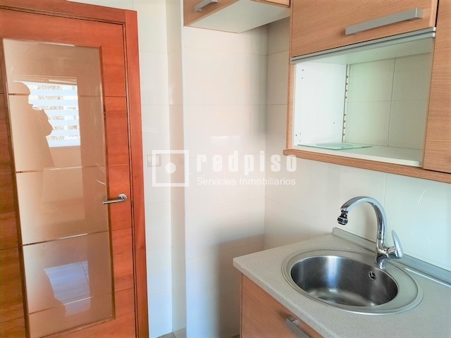 Piso en alquiler en  avenida de Isabel de Valois, Madrid  8/17